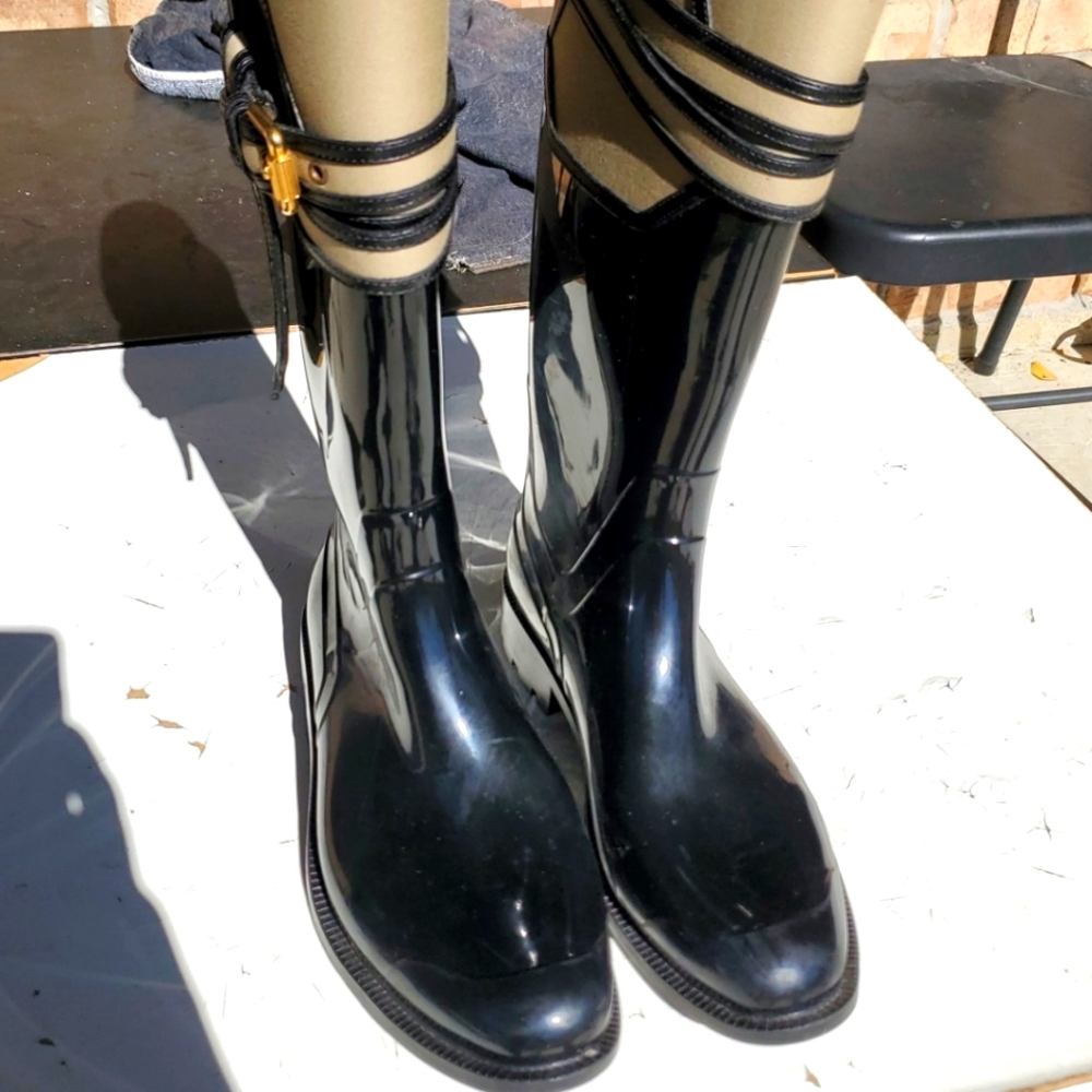 Burberry black rainboots